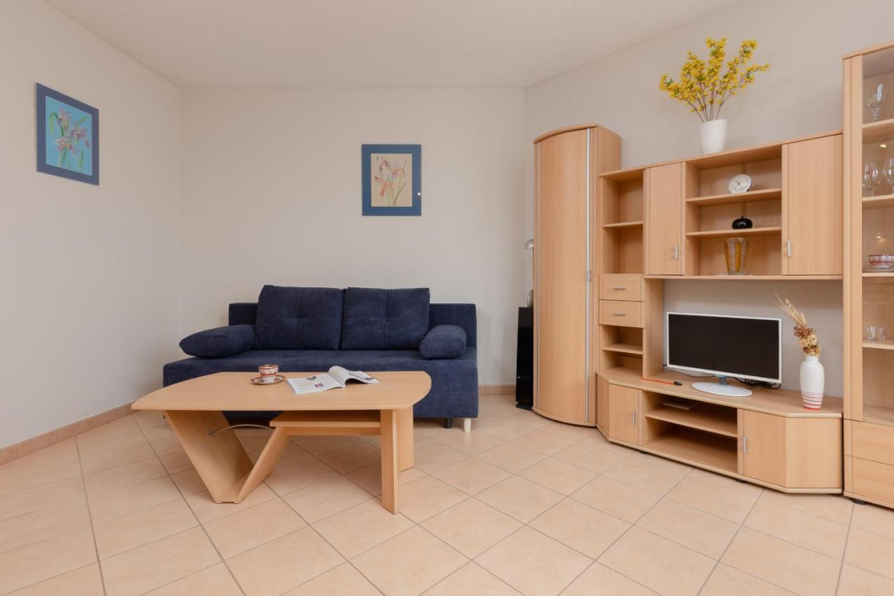 Pejzazowa Apartment Metro Wilanowska Mokotow By Noclegi Renters وارسو المظهر الخارجي الصورة