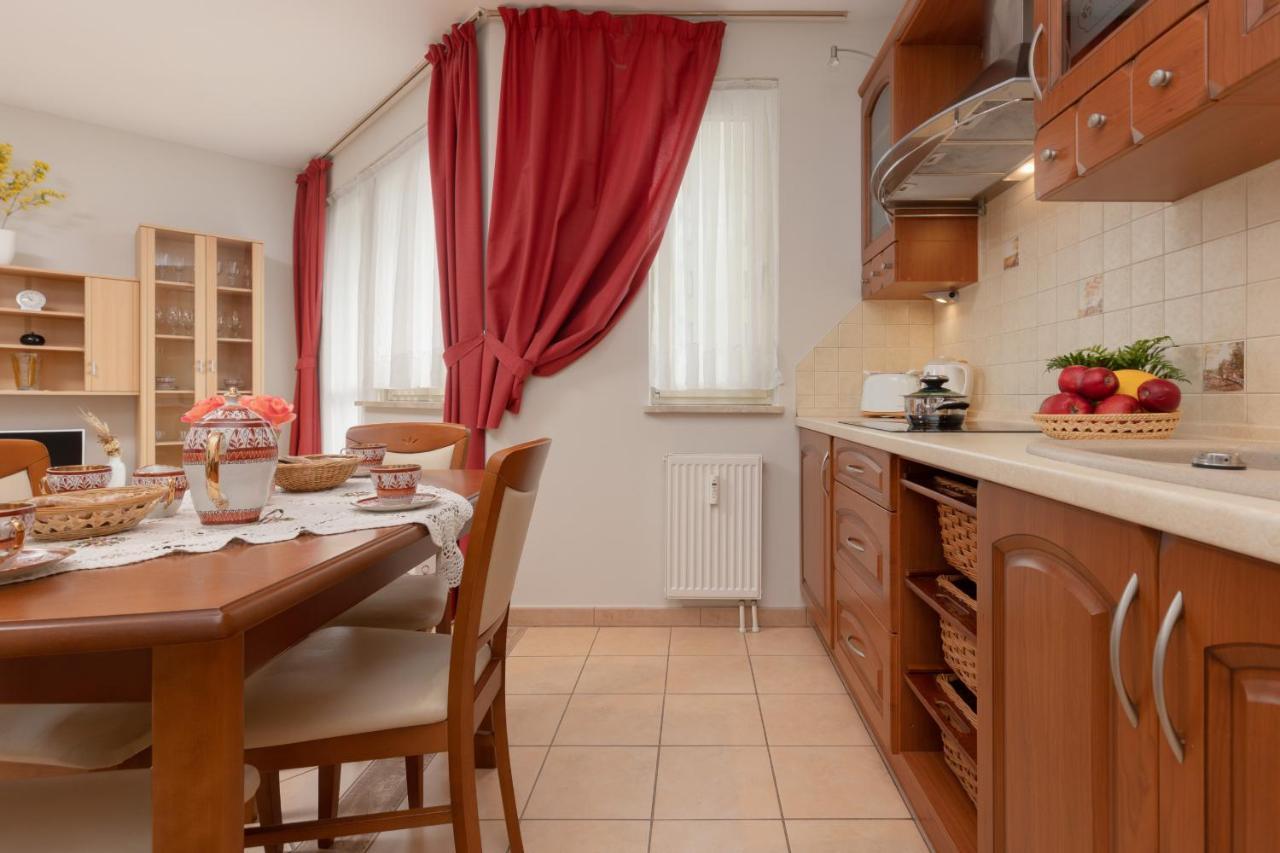 Pejzazowa Apartment Metro Wilanowska Mokotow By Noclegi Renters وارسو المظهر الخارجي الصورة